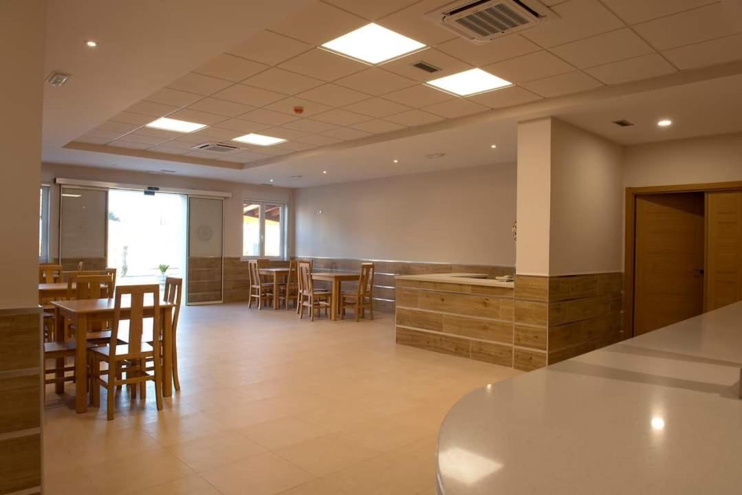 Hotel La Puerta De Arzúa מראה חיצוני תמונה