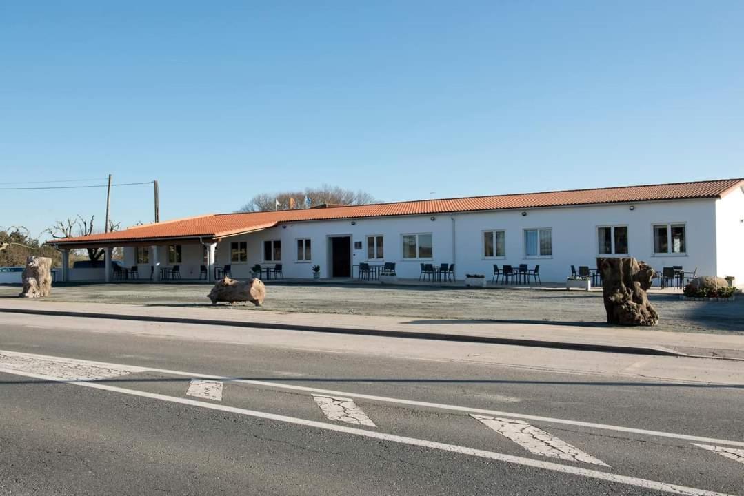 Hotel La Puerta De Arzúa מראה חיצוני תמונה